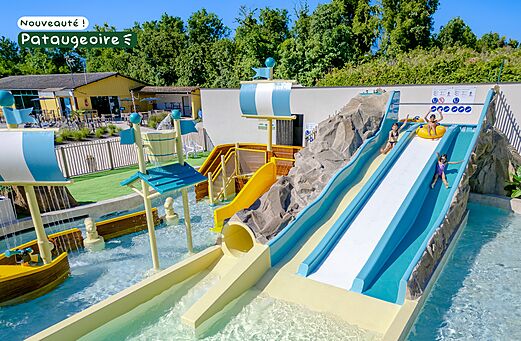 Planschbecken mit Rutschen für Kinder im CLICOCHIC Aloua, Sevrier (74).