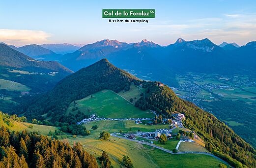 Col de la Forclaz, Bergpanorama nahe dem See von Annecy in Hochsavoyen.
