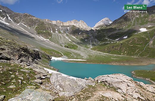 Lac Blanc, wundersch�ner t�rkisfarbener Bergsee in der N�he des Campingplatzes.