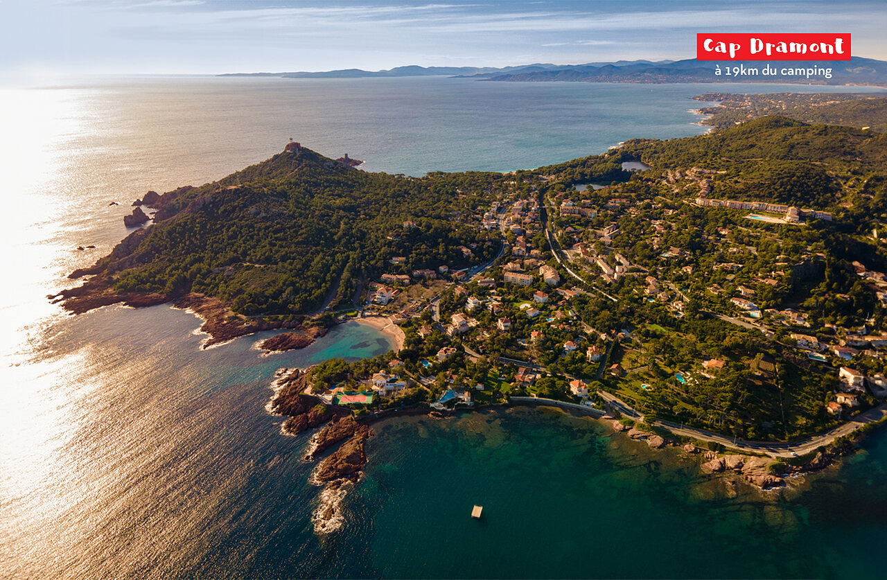 Cap Dramont, nat�rliches K�stengebiet und malerisches Dorf in der N�he des Campingplatzes.