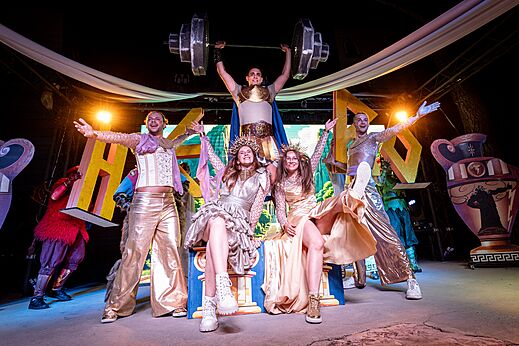 Animationsshow im Campingplatz CAPFUN Aubr�des in Puget sur Argens.