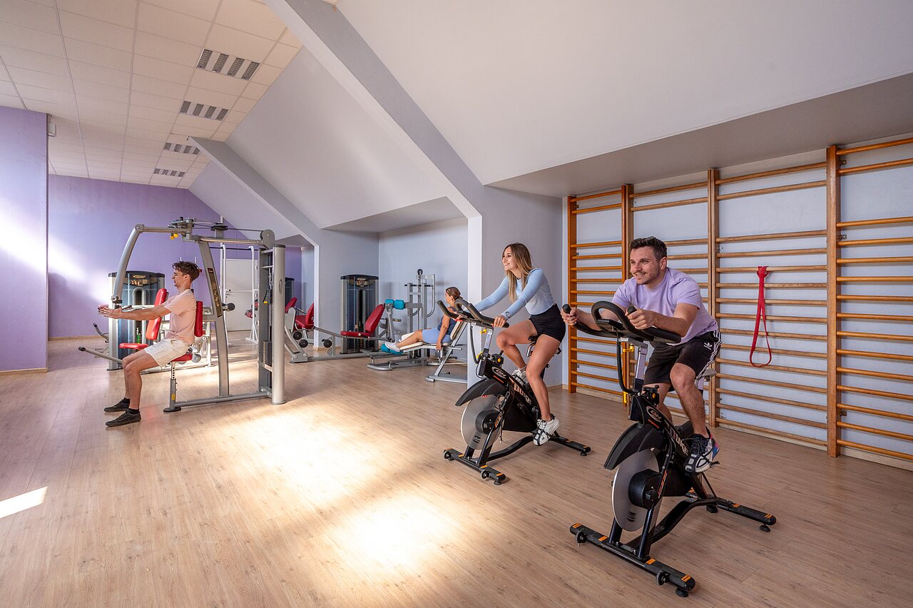 Salle de sport, v�los, musculation, au camping CAPFUN Barbacane � NARBONNE (11).