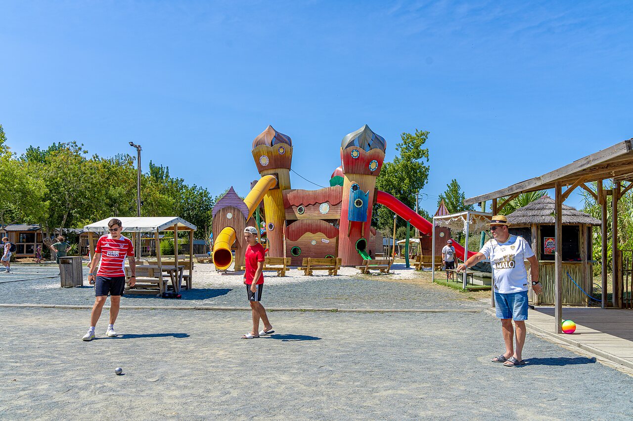 Spiele und Boule auf dem Campingplatz CAPFUN Bel Air in Aiguillon sur Mer (85).
