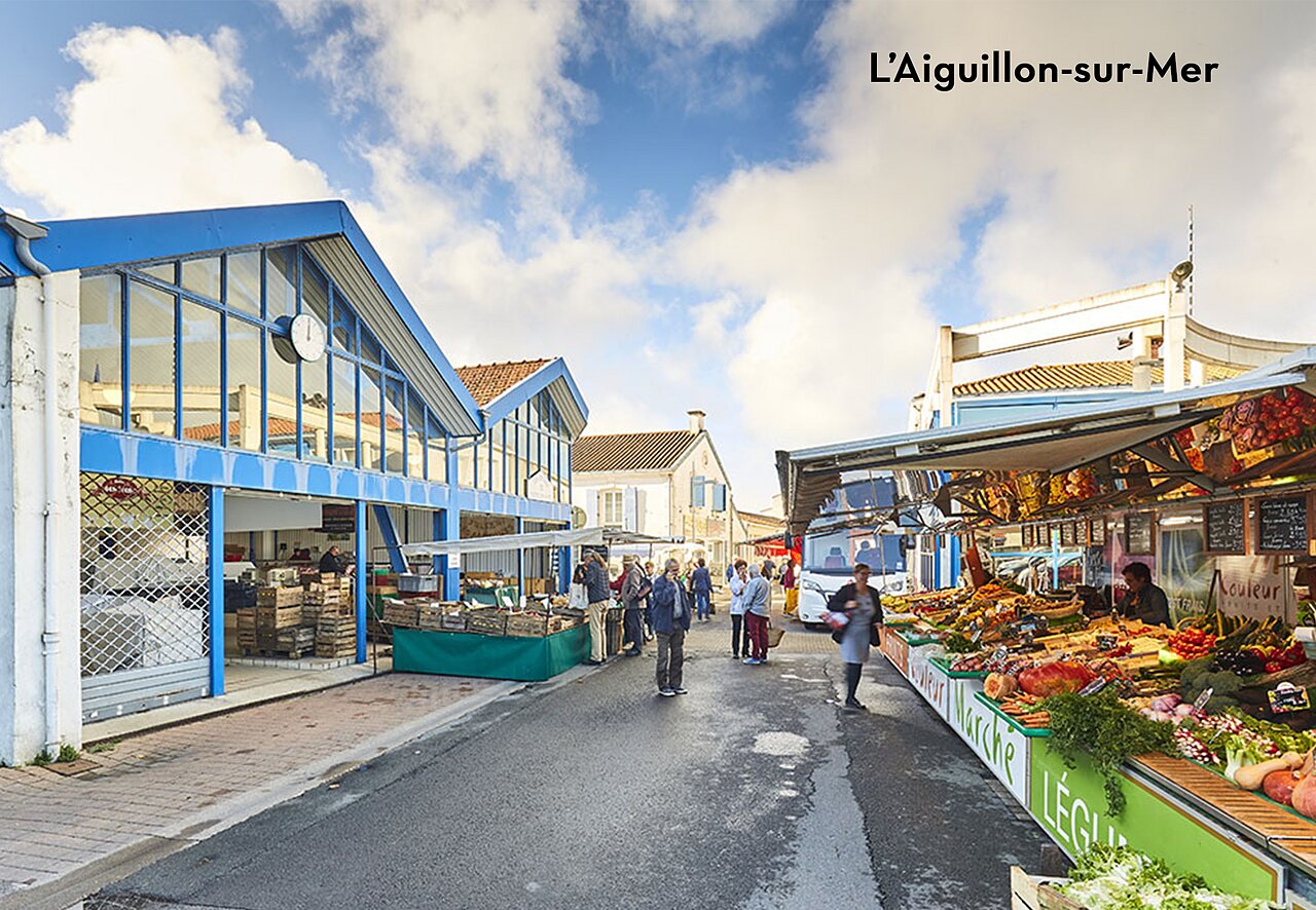 Lebhafter Markt in L'Aiguillon-sur-Mer, ein Ausflugsziel in der Vend�e.