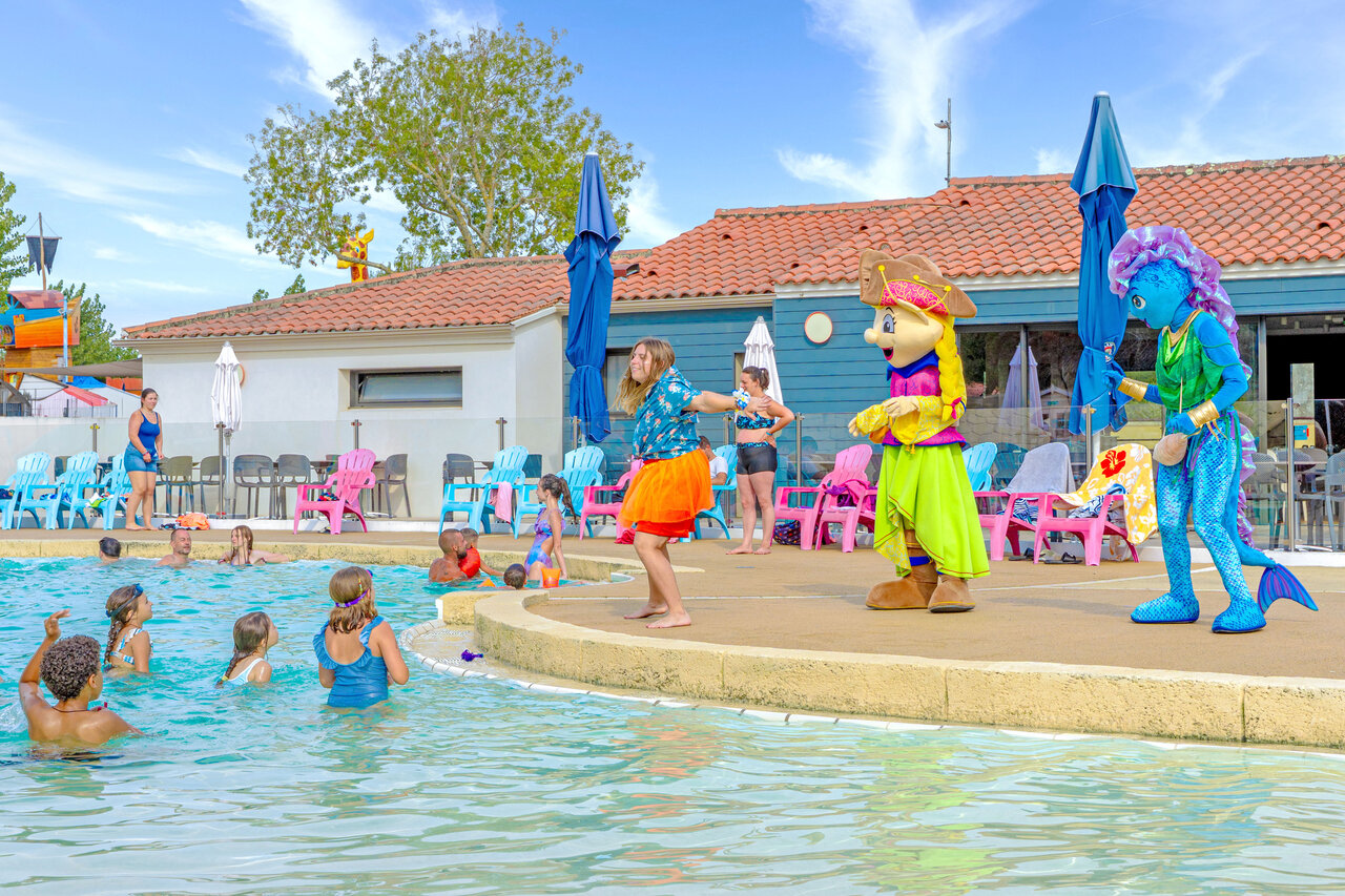 Belebtes Schwimmbad, Maskottchen auf VAGUES OCEANES Bois Joly, Saint-Jean-de-Monts.