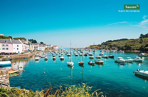 Hafen von Sauzon, charmantes Küstendorf auf Belle-Île-en-Mer zu besuchen.