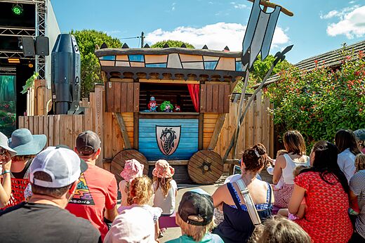 Children's puppet show at CAPFUN Boucanet campsite in LE GRAU DU ROI (30).
