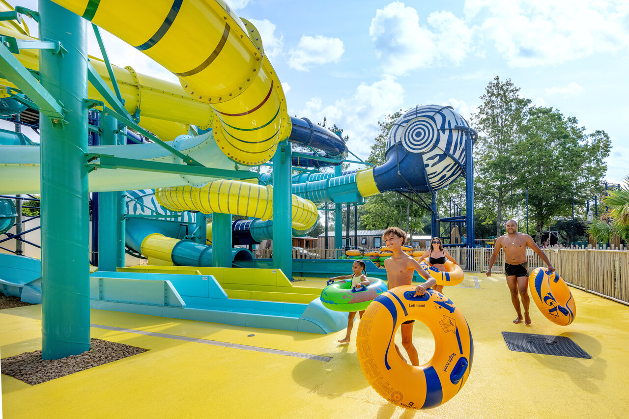 Water park, giant slides at VAGUES OCEANES Boudigau campsite in LABENNE OCEAN (40).