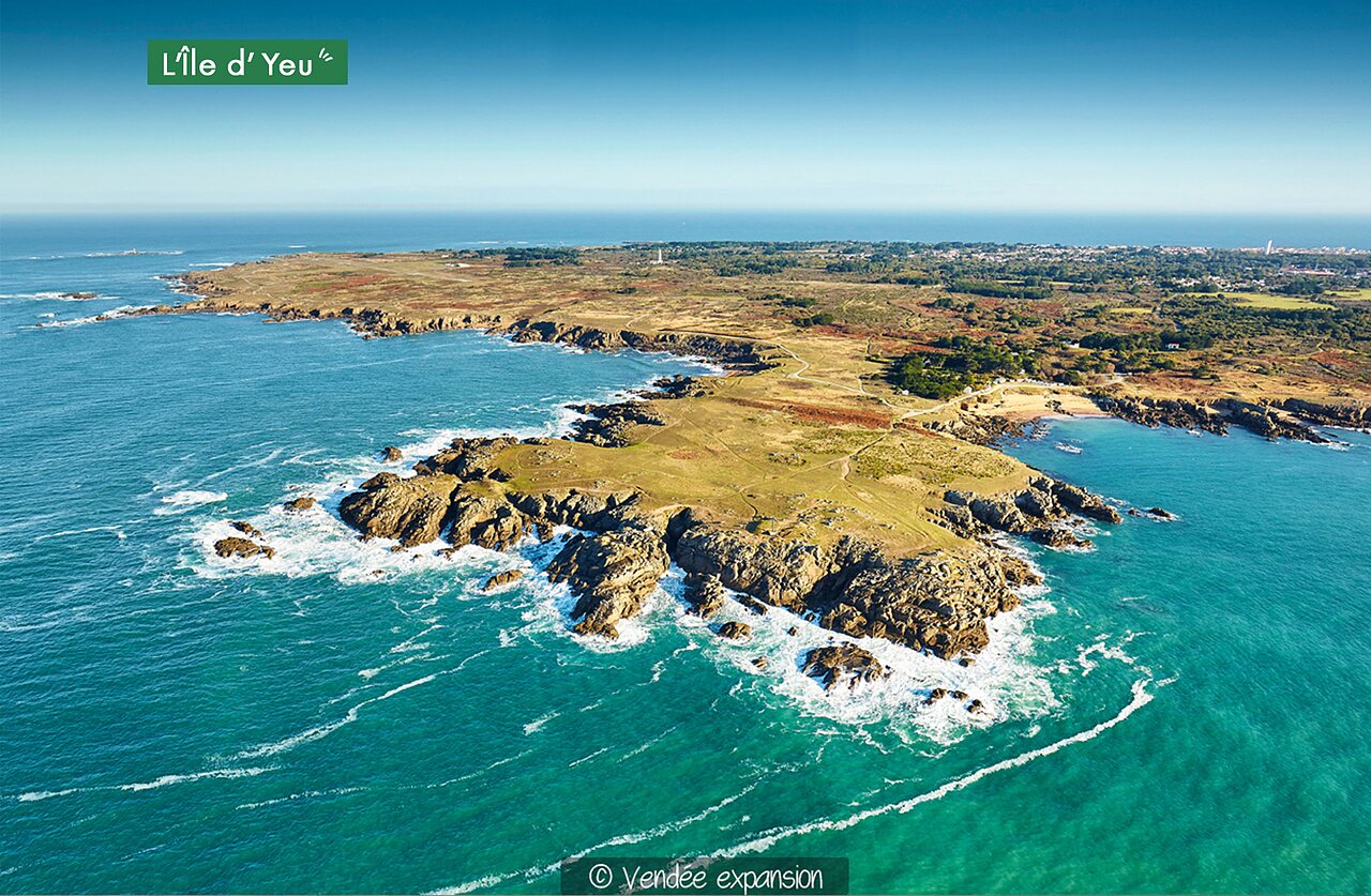 Wilde K�ste der �le d'Yeu, felsige Klippen und t�rkisfarbenes Meer, Vend�e.