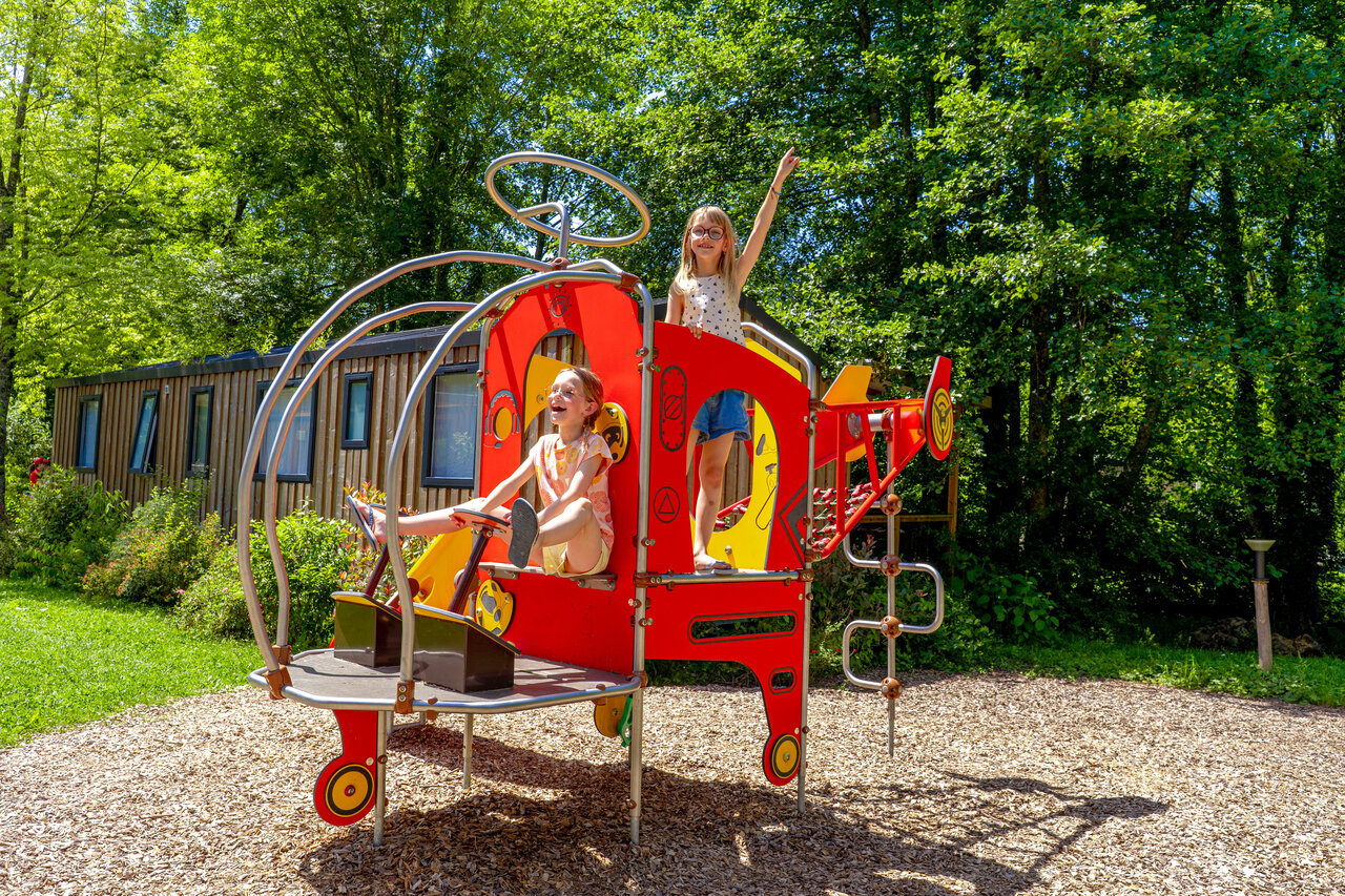 Helikopter-Spielplatz auf dem Campingplatz CAPFUN Breteche in Les Epesses (85).
