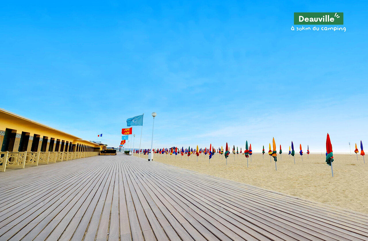 Les Planches von Deauville, ber�hmte Strandpromenade in der Normandie.