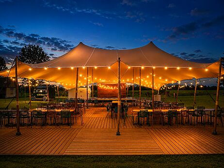 Restauranttent op camping CLICOCHIC Brise de Cabourg in Varaville (14).