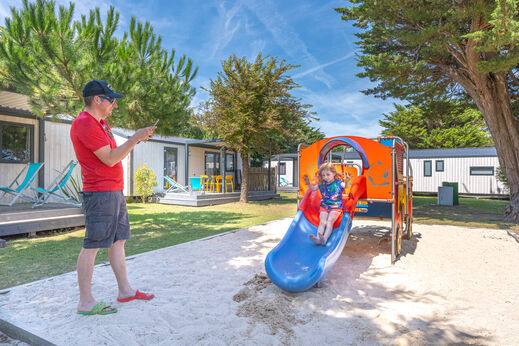 Rutsche auf dem Campingplatz CLICOCHIC Camp du Soleil in Ars-en-R� (17).