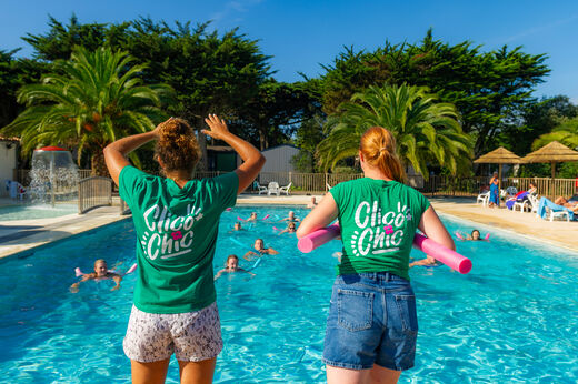 Animierte Aquagymnastik Pool auf dem Campingplatz CLICOCHIC Camp du Soleil Ars-en-R� (17).