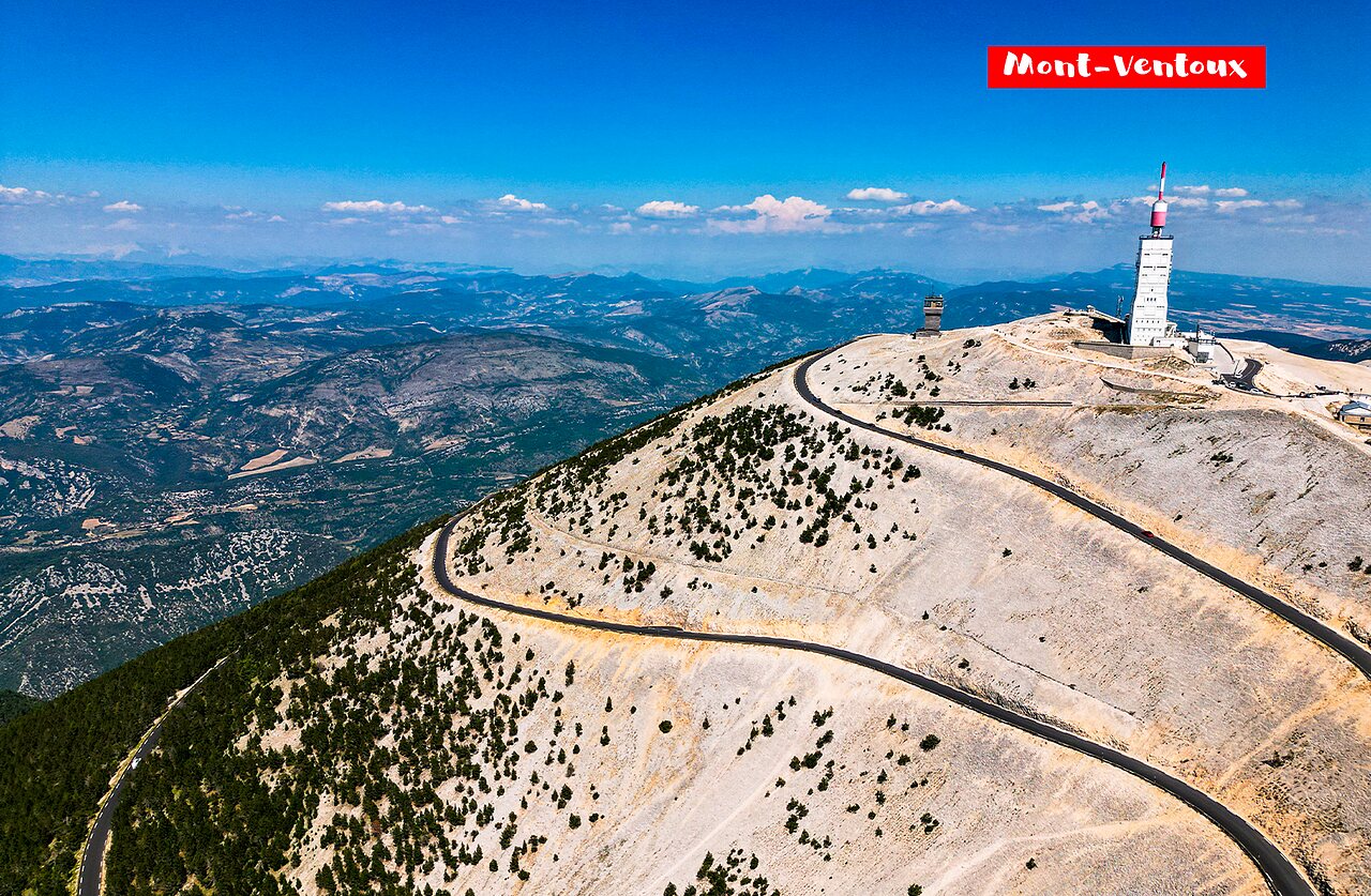 Gipfel des Mont Ventoux, Observatorium und Serpentinenstra�e in der Provence.