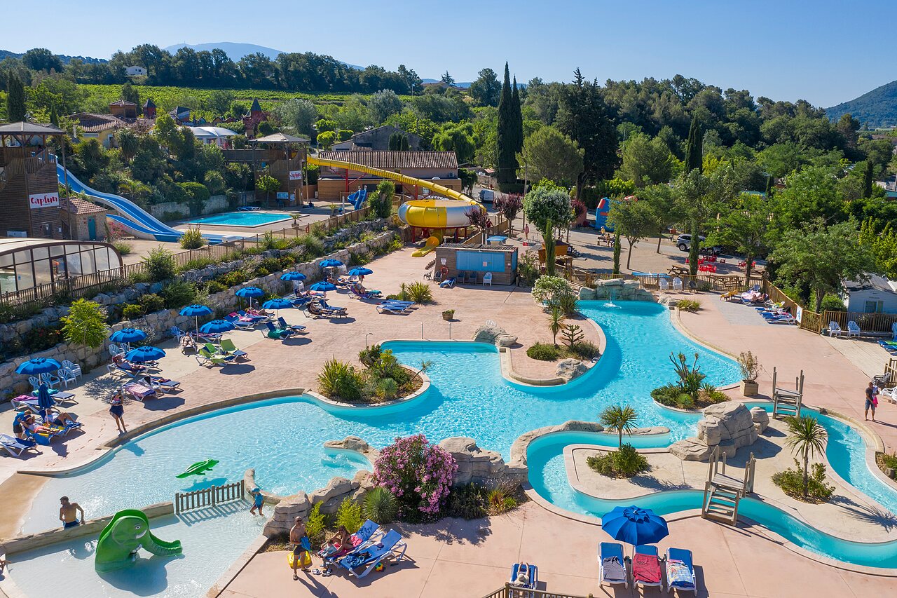 Wasserpark mit Rutschen und Fluss CAPFUN Carpe Diem in VAISON LA ROMAINE (84).