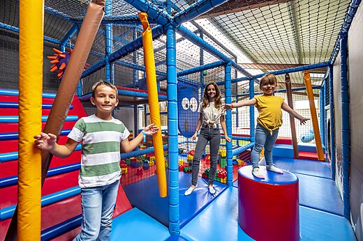 Indoor-Spielstruktur f�r Kinder auf dem Campingplatz CAPFUN Cenic in PENESTIN (56).
