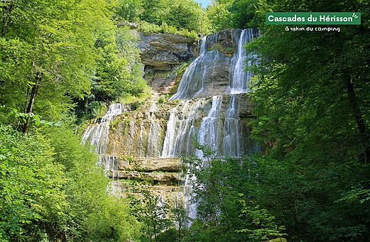 Watervallen van Hérisson, majestueuze natuurlijke site te bezoeken in de Jura.