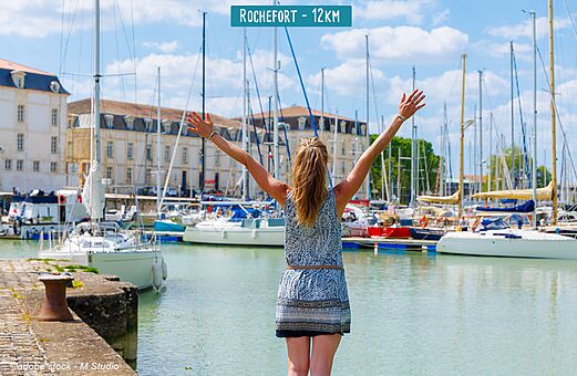 Yachthafen von Rochefort mit Segelbooten, ein Ort zum Besuchen in Charente-Maritime.