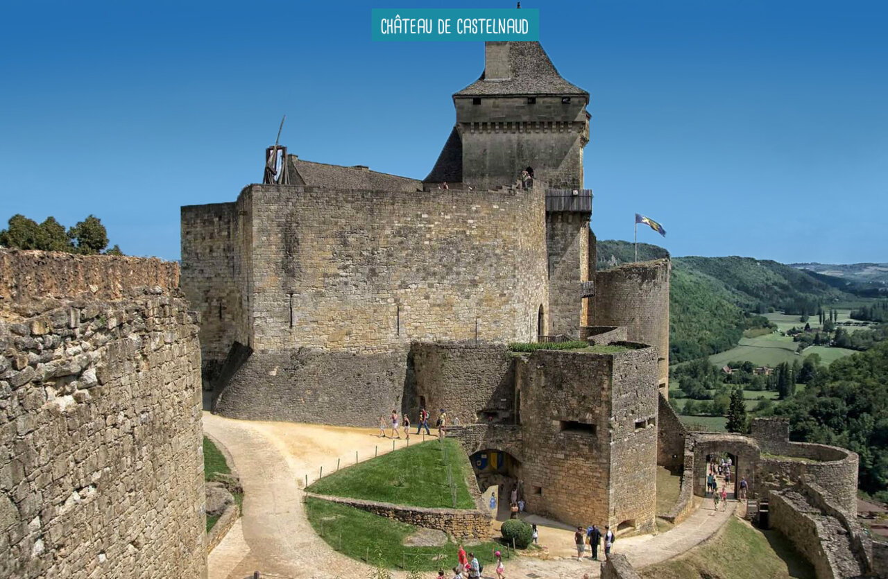 Castelnaud Castle, medieval fortress to visit in Dordogne, New Aquitaine.