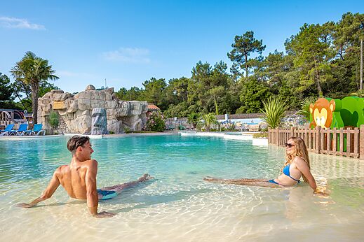 Lagunenpool des Campingplatzes CLICOCHIC Chouans in SAINT HILAIRE DE RIEZ (85).