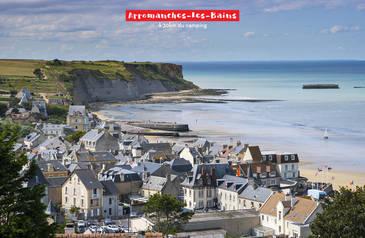 Arromanches-les-Bains, historische K�stenstadt, Strand, Mulberry-Hafenreste in der Normandie.