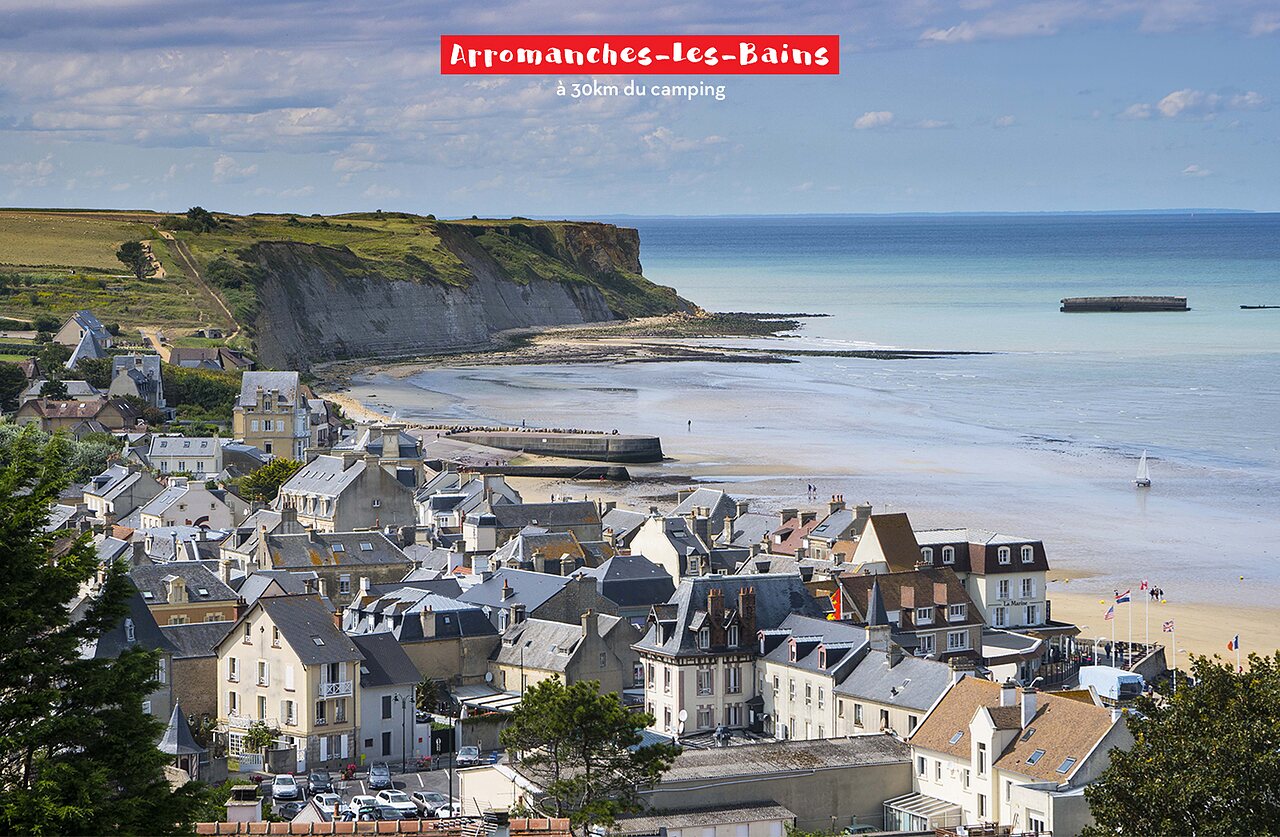 Arromanches-les-Bains, historische K�stenstadt mit Strand und Klippen in der Normandie.
