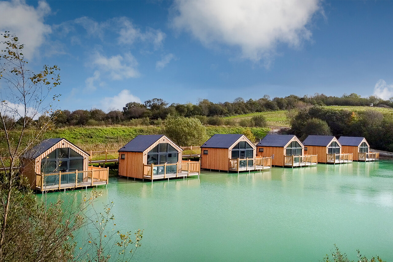 Caba�as lacustres en CAPFUN UK Clawford Lakes, Clawton, Holsworthy.