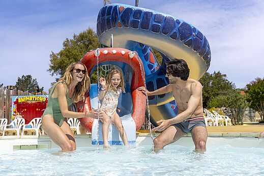 Wasserrutsche und Familienpool auf dem Campingplatz CAPFUN Clown Oc�an in TOSSE (40).
