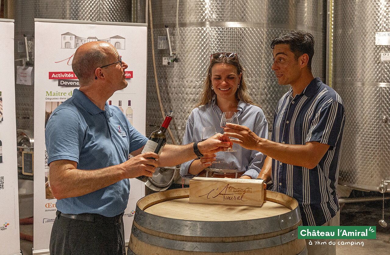 D�gustation de vin au Ch�teau L'Amiral, domaine viticole pr�s de Rustiques (11).