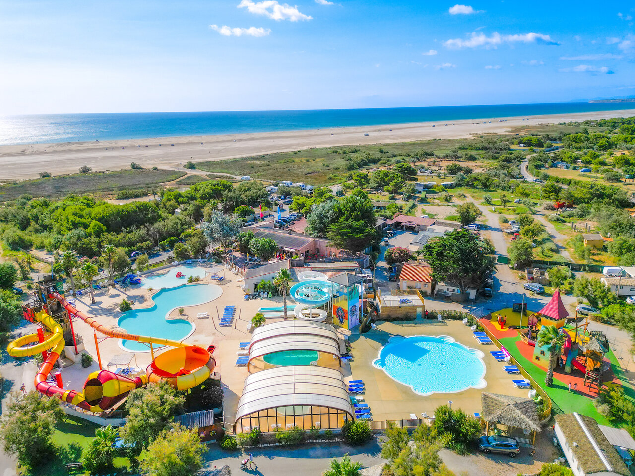 Wasserpark, Rutschen und Strand auf dem Campingplatz CAPFUN C�te Vermeille : Cabane dans les airs � Port La Nouvelle (11).