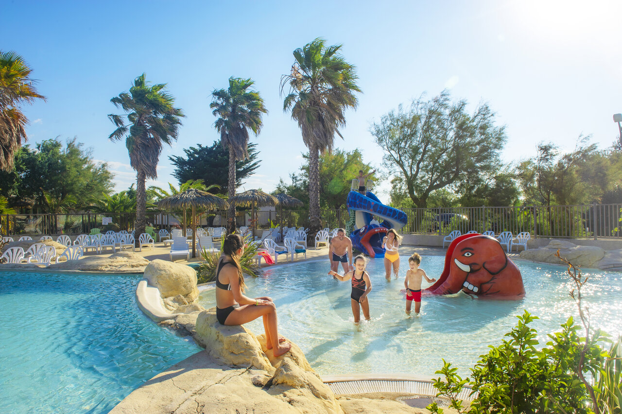 Schwimmbad, Wasserrutschen und Kinderspiele auf CAPFUN C�te Vermeille in Port La Nouvelle.