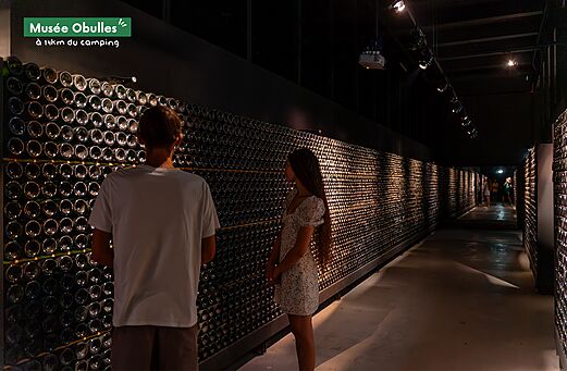 Musée Obulles, originelle Flaschenausstellung, touristischer Ort in der Nähe des Campingplatzes.