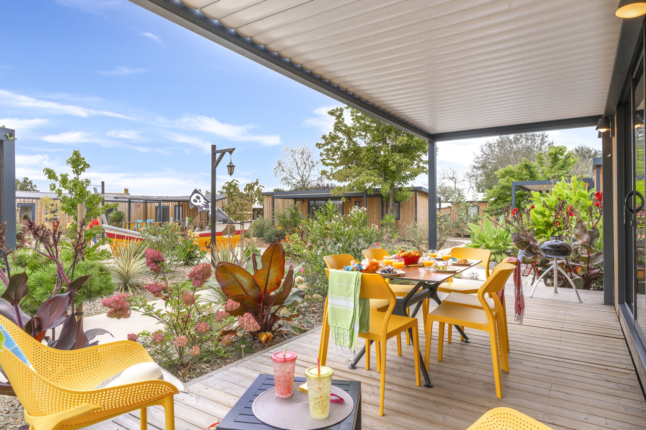 Terrasse Mobilheim, Fr�hst�ck, Grill im CAPFUN Dauphins Bleus in GIVRAND (85).