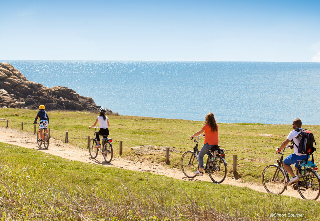 K�stenradtour auf dem Campingplatz CAPFUN Dauphins Bleus in GIVRAND (85).