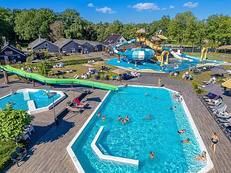Freibad, riesige Rutschen und Wasserpark auf dem Campingplatz CAPFUN De Belten in Rheeze.