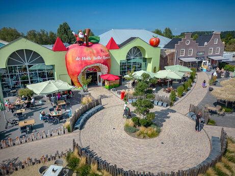 Speelcomplex "de Holle Bolle Boom", restaurant op camping CAPFUN De Bongerd in Tuitjenhorn.