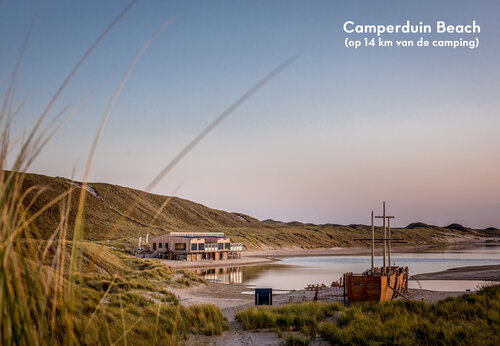 Camperduin Strand, duinen, meer en restaurant, toeristische plek nabij Tuitjenhorn.