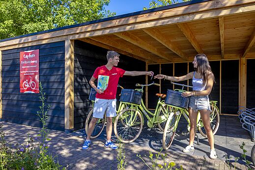 Fahrradverleih mit Schl�ssel�bergabe auf dem Campingplatz CAPFUN De Rotonde in Enspijk.