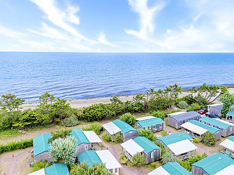Stacaravans, luchtfoto op camping CAPFUN Donjon de Lars in Courseulles-sur-Mer.