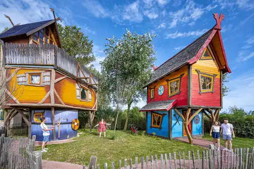 Donjon de Lars : Maisons dans les arbres, Holiday Park Basse-Normandie