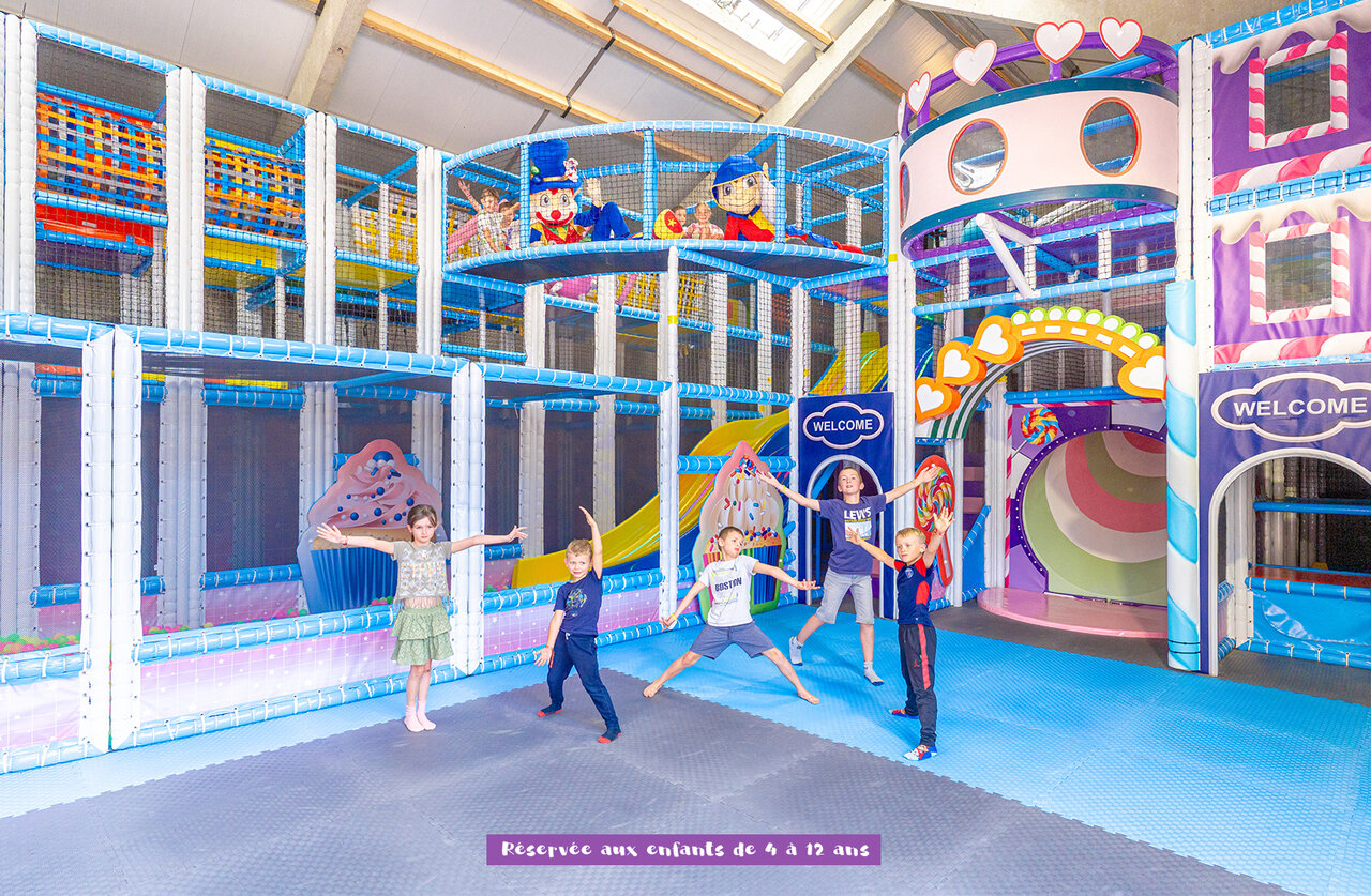 Giant indoor play area for children, CAPFUN Dune Fleurie, Quend Plage (80).