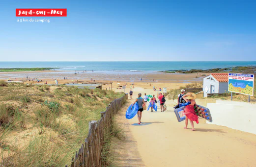 Plage de sable fin � Jard-sur-Mer, Vend�e, lieu � visiter.