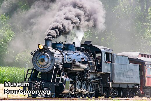 Alte Dampflokomotive des Museum Buurtspoorweg, eine touristische Attraktion.