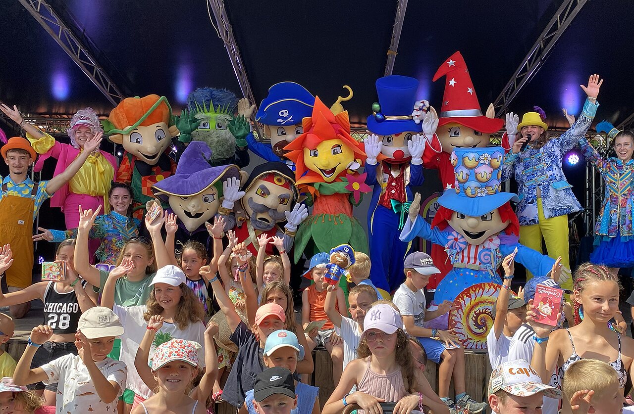 Animation mit Maskottchen und Kindern im CAPFUN El Moli in Elne (66).