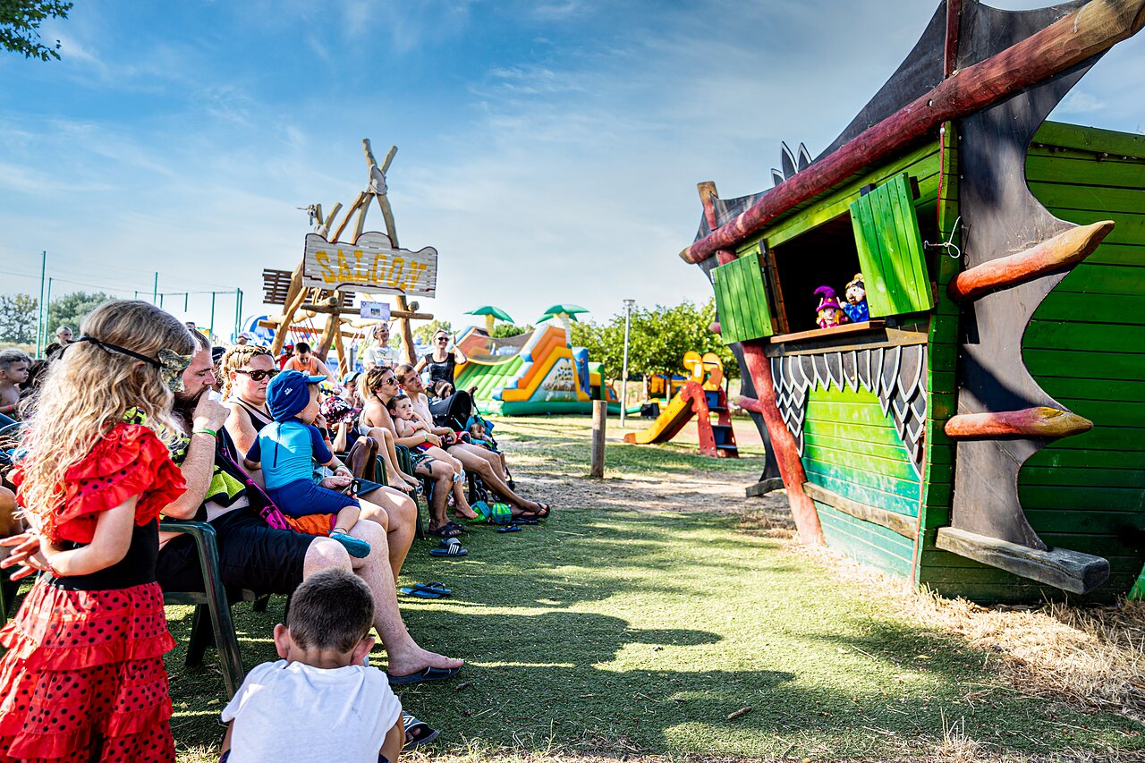 Puppentheater und Kinderspiele auf CAPFUN El Moli in Elne (66).