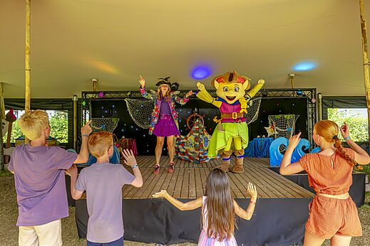 Piraten- und Maskottchen-Show f�r Kinder auf dem Campingplatz CAPFUN Erkemederstrand in Zeewolde.