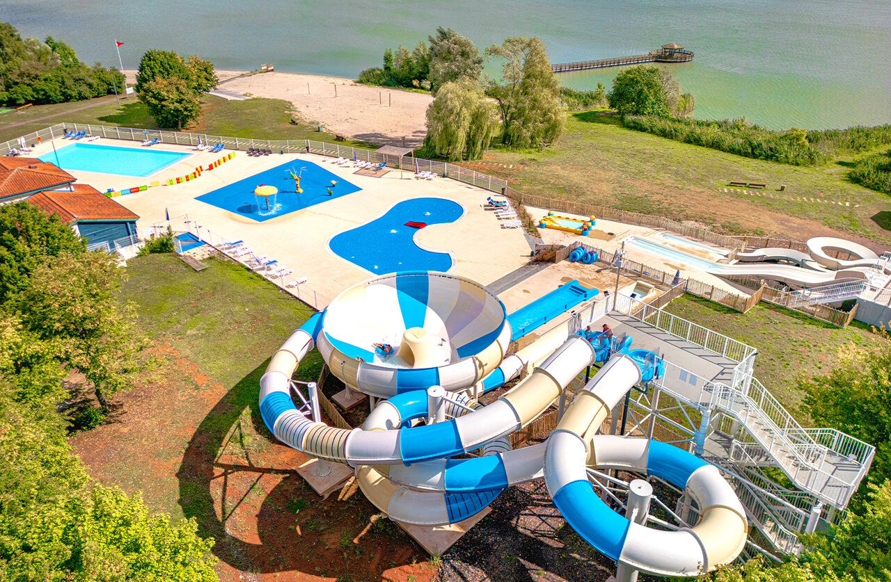 Toboggans et piscines au camping CLICOCHIC Etang de la Mutche � HARPRICH (57).