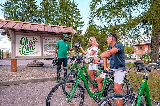 Location de vélos et casques au camping CLICOCHIC Etang de la Mutche (57).