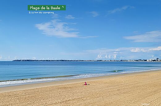 Breiter Sandstrand in La Baule, ein beliebtes Touristenziel in der Nähe.